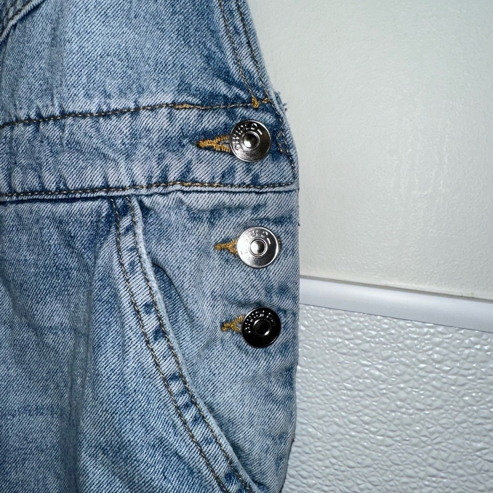 Women's Divided H&M Denim distressed Light Wash Overalls Size 4 Blue - Picture 7 of 11